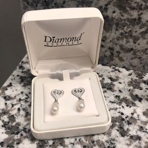DIAMOND ESSENCE Heart Earrings